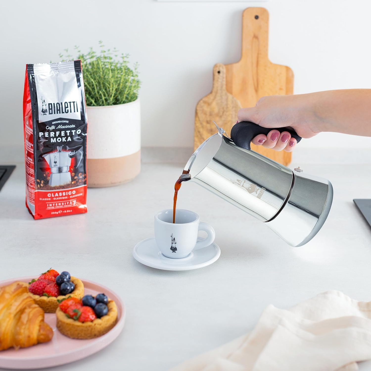 Bialetti Venus Caffettiera Induzione in Acciaio Inox – Adatta a Tutti i Piani Cottura – Colore Argento – Classe Energetica A