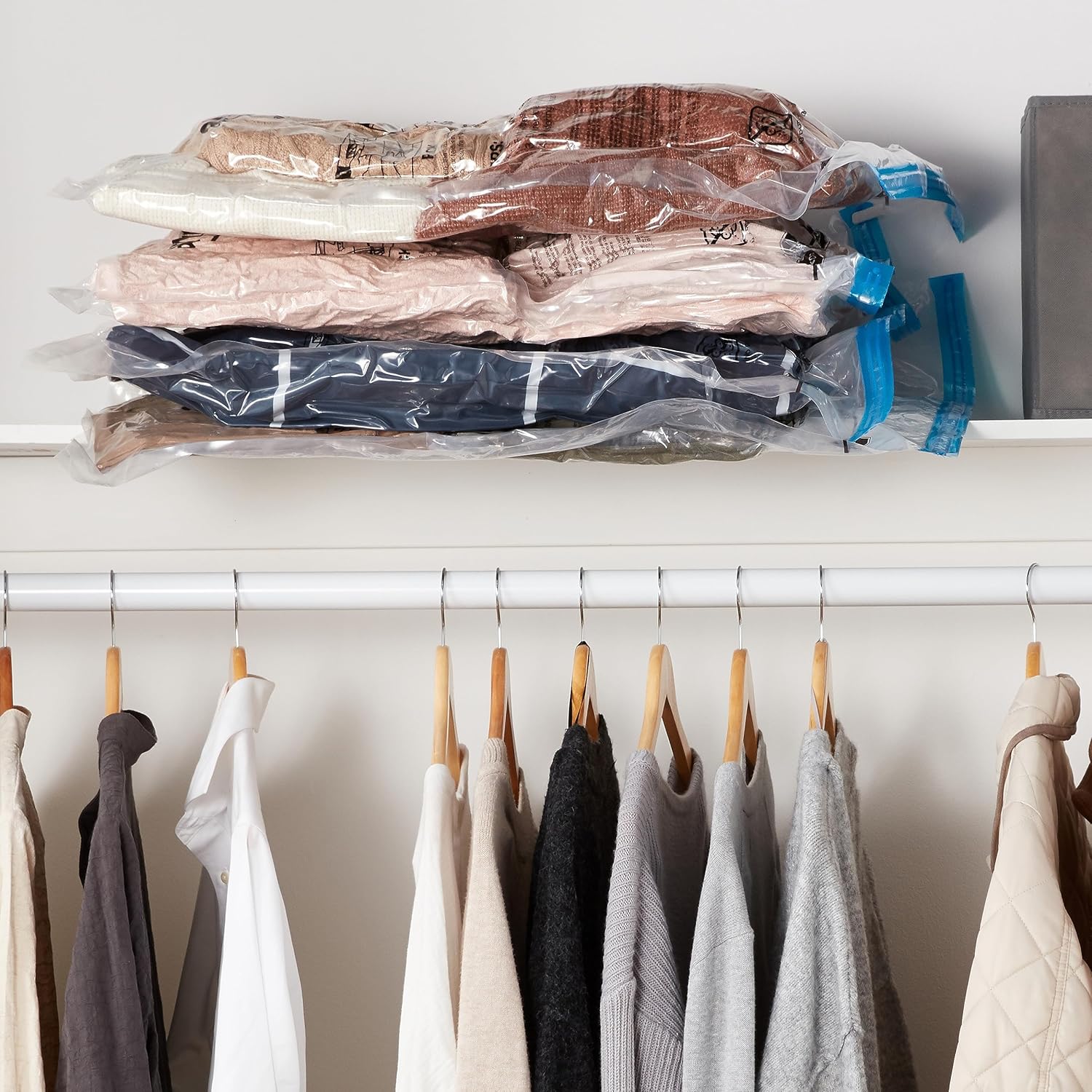 Amazon Basics Vacuum Storage Bags with Hand Pump – Large Size, 5-Pack, Clear – Airtight Zipper Seal for Space-Saving Storage